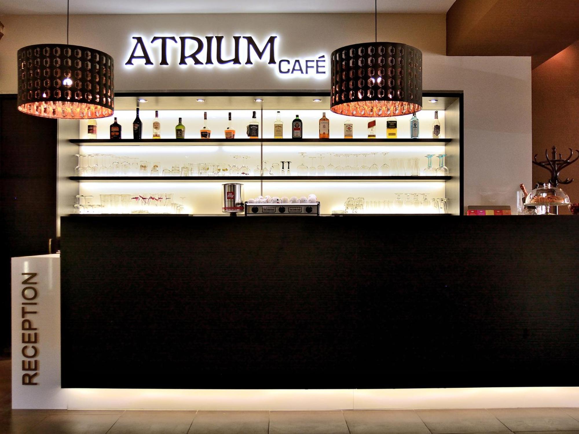 Hotel Atrium Παρντούμπιτσε Εξωτερικό φωτογραφία